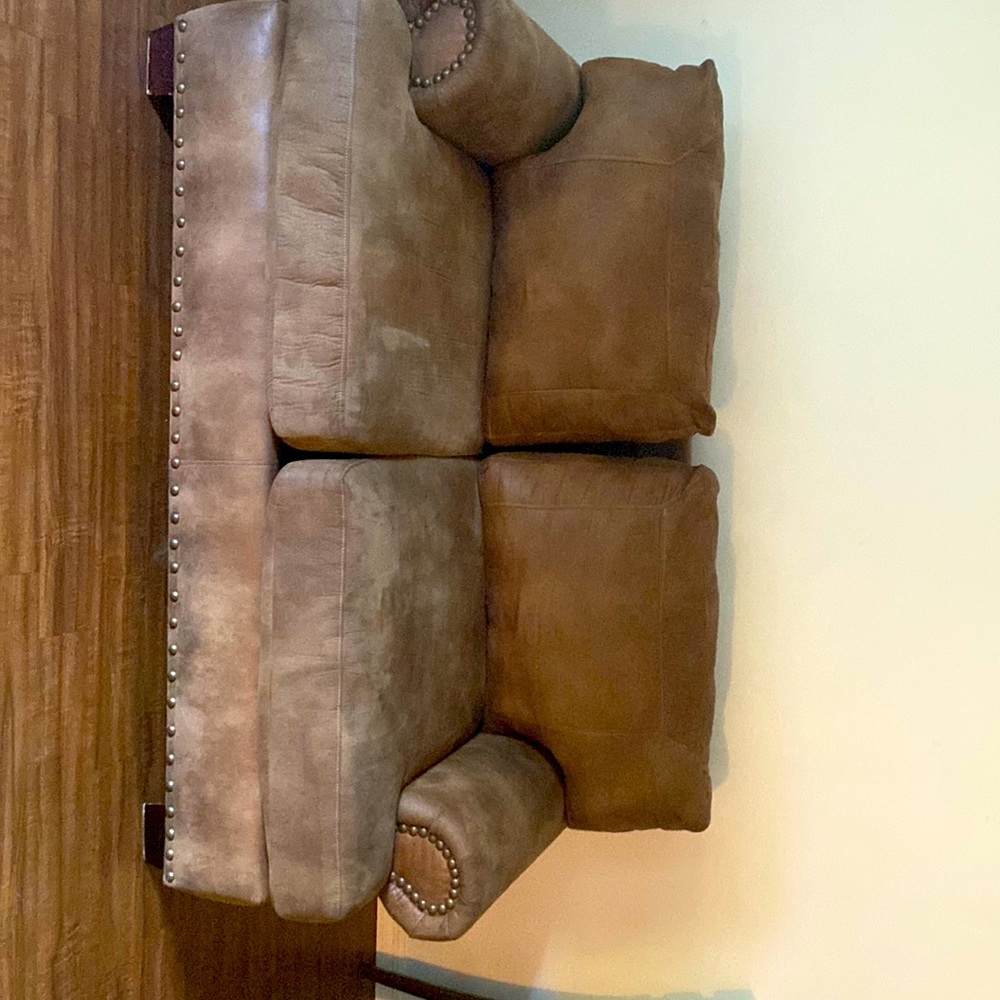 Lightly used but it is still comfortable just don’t have room for it any more